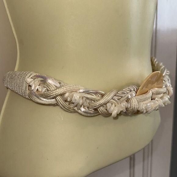 Vintage 80s‎ Leather Shop cream/ivory braided cord belt with seashells - Picture 4 of 7